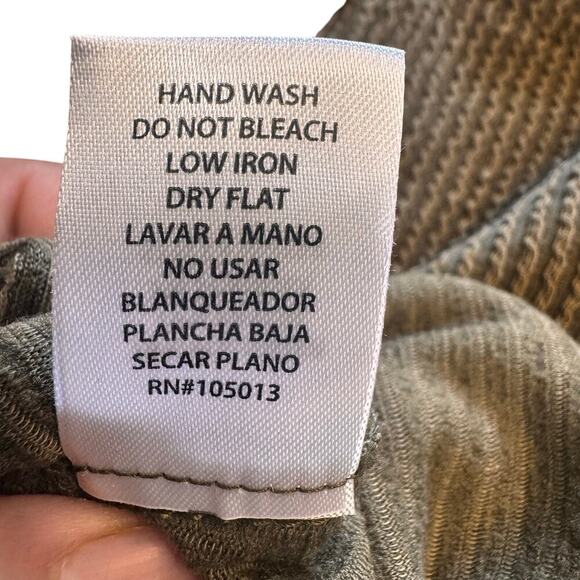 Andree By Unit Over Sized All Day Appeal Top Medium Sage Olive front Pocket - Picture 12 of 12